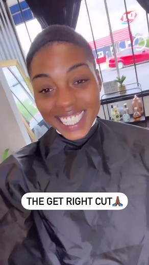 YOUR HAIR BACK TO LIFE !!!  With the #designessentials Almond & Avocado 陋 Moisturizing & Detangling Collection and the lovely @lenapringle_  L.O.V.E it ! 殺 ⠀__________⠀ #DesignEssentials#NaturalHair#TeamNatural#KinkyHair#CoilyHair#HairGoals#HealthyHair#NaturalHairProduct#DesignEssentialsProfessional#NaturalHair#TeamNatural#KinkyHair#CoilyHair#Curls#HairProducts#HealthyHair#NaturalHairProduct#HairProfessional#HairDresser | Design Essentials UK | Facebook