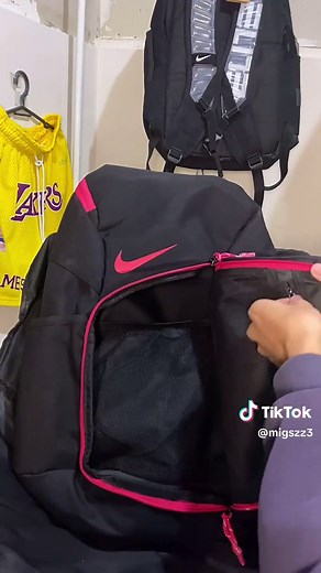 Nike Elite Backpack: Unboxing and Compartment Overview