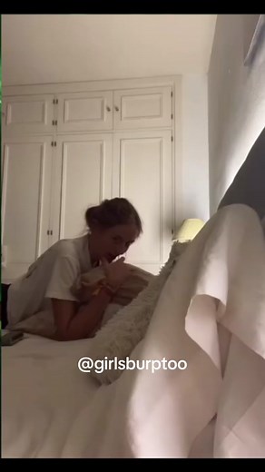 Girls burping on bed comp #burp #belch #girlburp #girlburping #arroto #rutto #eructo #burptok #burping