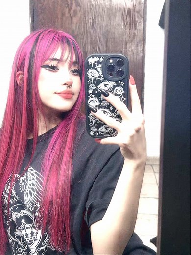 Draculaura Hairstyle Tutorial from Monster High