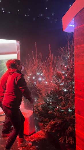 Two sleeps to go! Our team has been working tirelessly behind the scenes to prepare for Christmas at Hever Castle, starting this Friday. We're beyond excited to welcome you to the enchanting Land of Oz ✨ #hevercastle #kent #christmasevent #christmasmagic #fatherchristmas | Hever Castle & Gardens