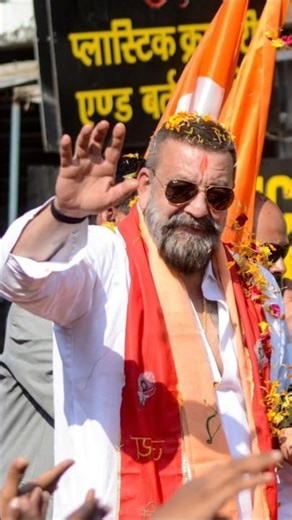 Sanjay Dutt joins Sarojini Nagar Lucknow Roadshow 🤯 #ytnews #sanjubaba #viral #shorts #lucknow