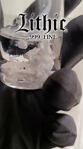 Hydrochloric Acid and Silver Nitrate Produces Silver Chloride #science #reaction #Lithic