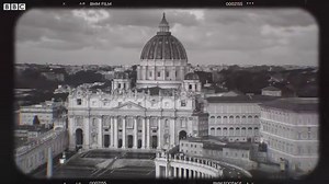 Adolf Eichmann foi considerado um dos principais responsáveis pela chamada "solução final" dos nazistas, para o extermínio de judeus durante a Segunda Guerra Mundial. Ele também foi apontado como responsável pelo envio de milhares de pessoas aos campos de concetração e de extermínio nazistas. Após passar vários anos escondido na Argentina, o ex-oficial da SS foi capturado por agentes israelenses em 1960. Neste vídeo, a repórter Camilla Veras Mota conta como foi a operação secreta que o levou da 