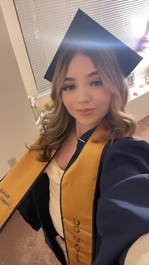 Mexican Graduation Songs to Get You Through Finals Week