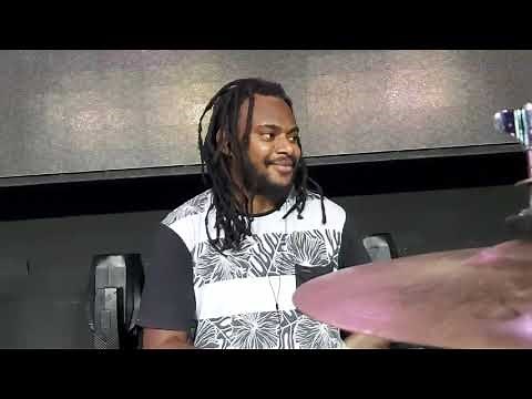 PNG talented Musicians Random jam session at Sound check.