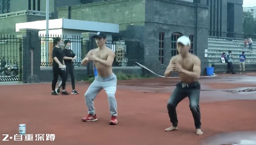 5种高效练腿动作，每天坚持10分钟，带你提升腿部肌肉力量