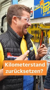 54K views · 1.9K reactions | Kilometerstand zurücksetzen? #Autodoktoren #dieautodoktoren #autodocs #autodoktor #docs #parsch #faul #auto #automobil #kfz #kfzler #mechaniker #werkstatt #kfzwerkstatt #car #service #reparatur #reparieren #car #repair #carparts #fabulafilm #illegal #kmstand #kilometerstand #verboten | Die Autodoktoren | Facebook