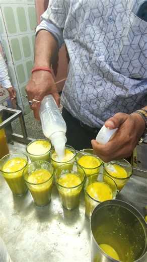 Bhang Lassi Making In Varanasi | Bhagwan Bholenath ka Prasad
