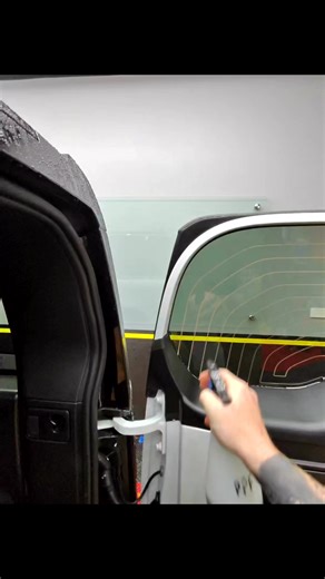 6.5K views · 29 reactions | Laying down that XPEL Prime XR Plus 70% Ceramic window tint on this MY25 Landrover Discovery  | APS Customs | Facebook