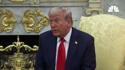 Protesters disrupt Trump’s rare outing to a D.C. restaurant