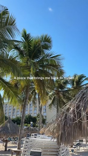 A place that slows you down just enough to feel it all💛 | Eduardo's Beach Shack