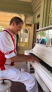 Neal plays the piano at Magic Kingdom on Monday and Tuesday #Disney | Magicparkmemories