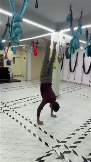 Master Handstands: Top Balancing Techniques