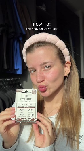 Ultimate Guide to DIY Brow Dye with Eylure London
