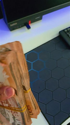 Everything's about moooney 💯so make sure you get thaaat moooney with the AUTOBOT V5 PRO #foryoupage #trendingvideo #fyp #viral_video #trading