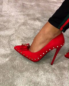 10K views · 260 reactions | KEEP YOUR HEAD, HEELS AND STANDARDS HIGH ☝️❤️ We can't deal with the glam  Shop here >>> https://goo.gl/a6GGsV | Pink Boutique | Facebook