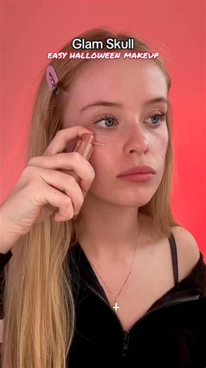 Easy Skull Makeup! 💀An easy sparkly makeup look for Halloween Here’s the products l used 👇🏼 #skullmakeup #makeuptutorial #halloweenmakeup @charlottetilbury airbrush flawless foundation @rimmellondon the multitasker concealer @hudabeauty obsessions pallete @maybelline Master Ink Matte Eye Liner @danessamyricksbeauty Yummy Skin Liquid Blurring Balm Setting Spray @nyxcosmetics_uk jumbo pencil black @fentybeauty HELLA THICC VOLUMIZING MASCARA @toofacedlovestheuk Rock N Roll Rock Candy Eye Shadow 