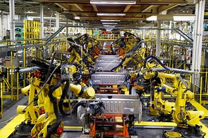 Ford recalls big pickups; tailgates can open unexpectedly
