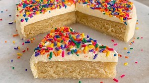 63K views · 407 reactions | Microwave Vanilla Cake with buttercream...