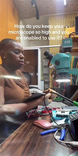 Adjusting Microscope Height for Optimal Viewing