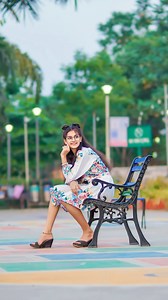 895K views · 10K reactions | Easy poses with chair 晴 . . . . . #poses #streetphotography #photoshoot #modelshoot #model | Akash Panjarkar | Facebook