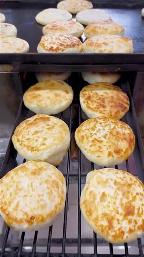 Meat-filled bun making