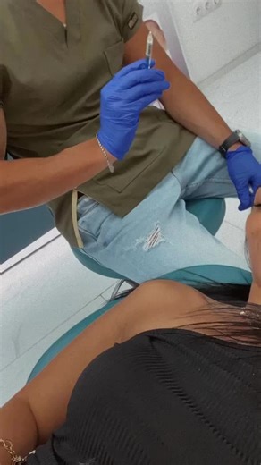 Medical Procedure Demonstration in Clinical Setting