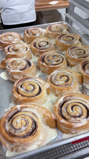 Delicious Cinnamon Roll Recipe to Satisfy Your Cravings