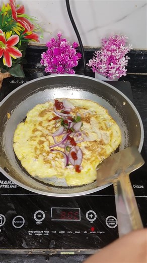 बची हुई रोटी से बनाएं Tasty Egg Roll | Leftover Roti Egg Roll Recipe | बची रोटी का स्वादिष्ट नाश्ता