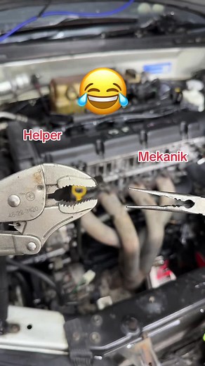 Helper vs Mechanic 😂 #mechanic #mekanik #pomen #serviskeretaperlis #bengkelkereta #bengkelkeretaterbaikperlis #pro7autoworks