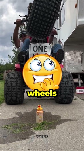 What a driver💀 #clips #funny #commentary