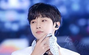 【B1A4】郑振永 AK Kim 全站饭拍视频合集--150813 海云台夏日音乐节 - SweetGi...