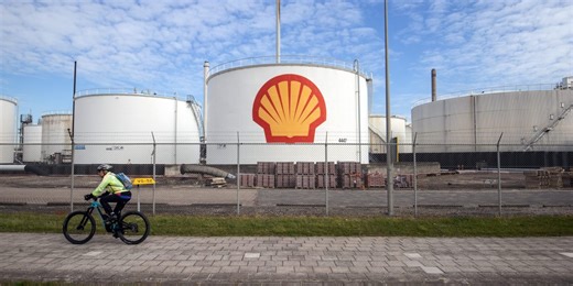 Shell, Exxon Decisions Highlight Rethink in Energy Investment