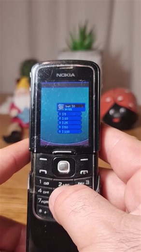Mobile Gaming in the 2000's: Nokia 8600d Blackjack Mobile Game
