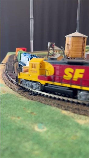 Tyco Trains - GP20 SF & Conrail 🚂