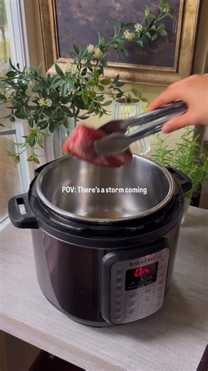 20K views · 251 reactions | Did you know you can make Pho in an instant pot? Usually this soup takes all day to make but only an hour in an instant pot! Nothing hits your soul quite like Pho on a cold day 奈 Yes I took lots of shortcuts but it still turned out flavorful and delicious! Recipe posted in the comments 﫶#pho #phorecipe #instantpot #instantpotrecipe #phosoup #soupseason #soup | Simplytastyco | Facebook