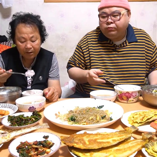 49K views · 1K reactions | Mukbang Eatingshow [Korea style Meatball,Pancake] | Eating time | Facebook