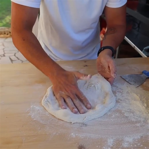 5 Tips To Make Best Neapolitan Pizza!🍕 🍕 Want to learn how to master the art of Neapolitan pizza at home or for your business? Join my Pizza Masterclass here: https://master-class.pizza/ I'm sure you'll love it! 👌 | Maestro Vito iacopelli