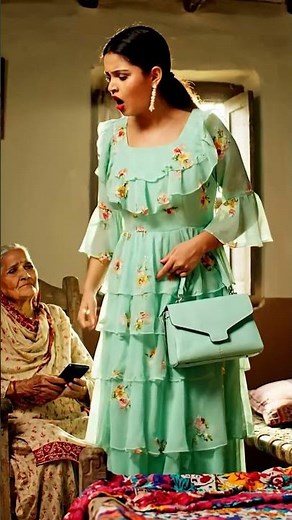 Karta Bhi English Style Sy Hy #comedy #coupledialouge #shortvideos #viral #funny #love