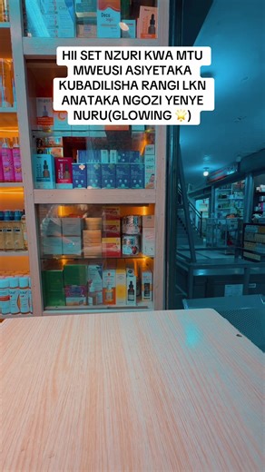 Haijawahi kumkataaa mtu hii set ya mtu mweusi anaetaka glowing bila kubadilisha rangi na kwa uhakika…nunua kokote ikikukataa nidai pesa yako lkn hakikisha unapata orginal kabisa#fypシ゚viral #fypgakni #tanzaniantiktok🇹🇿 #kenyantiktok🇰🇪 #fyp