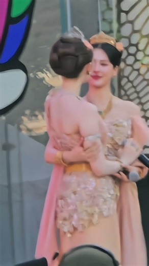 The way she held her… like nothing else mattered 💜#lingorm #หลิงออม #linglingkwong #ormkornnaphat