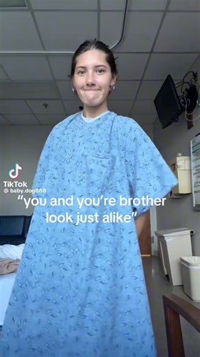 top trends q o walker faria com a irmã e se bobear não ia nem dar de reparar a troca de tão iguais que são