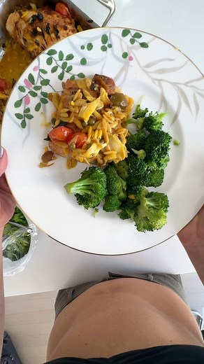 Jacqueline Spiegel | Comment Recipe for my insane saffron chicken recipe! Make this over the holiday. Your company will thank you later ;) #chef #cooking... | Instagram