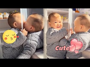 Twin brothers kissing and playing 🥰#The daily life of two brothers# funny twins#cute twins #cutebaby