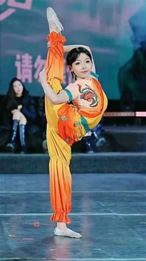 @contortica on Instagram: "More details below 👇 . . . Chinese Contortion Show🐍 . . . . . Artist : Unknown . . . . #contortiontraining #backbend #ballet #rhythmicgymnastics #yoga #contortionist #flexibility #flexiblewomen #backbend #cheerleader #oversplits #contortion #needle #flexible #rubberngirl #ballerina #cheerleading #gymnastics #model #chinesecontortion"
