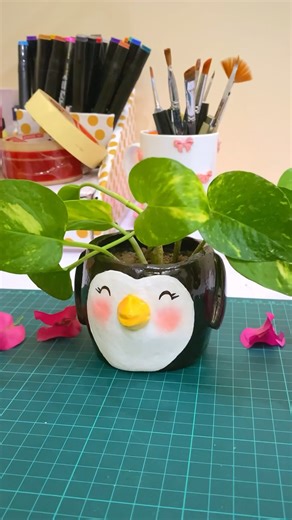 🐧 Air dry clay penguin planter (Part-2)| Handmade Clay decor tutorial #claycrafts #clayart #shorts