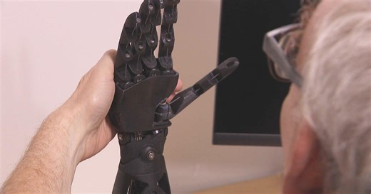 New robot hand helps deaf-blind community communicate independently