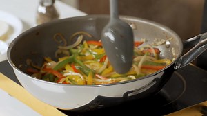 헗헶헱 혆헼혂 헸헻헼현? Most non-stick pans are coated with Teflon & with...