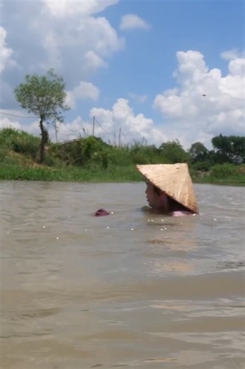 beautiful girl catch fish #girl #beautiful #catch #fishing